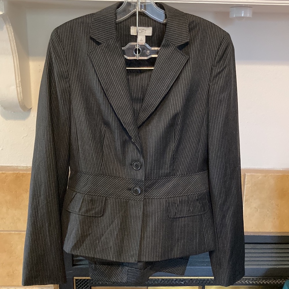 LOFT Women’s Fitted Suit (size 6)
